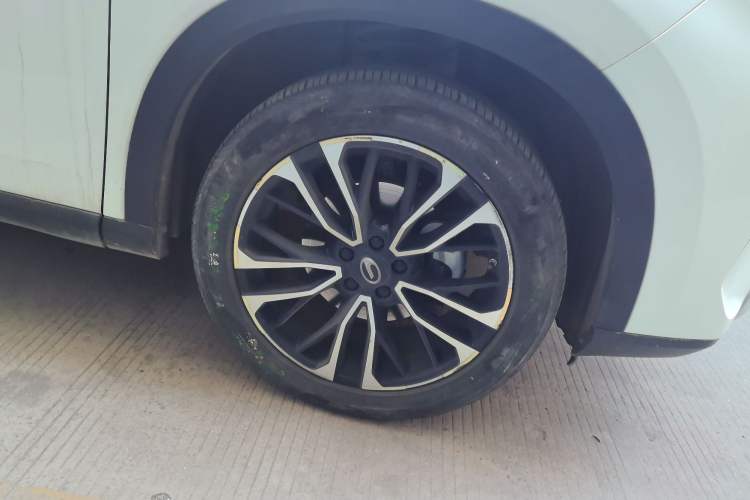 Used GAC Trumpchi GS4 PLUS 2021 390T Automatic Nebula Edition Right Front Wheel Hub