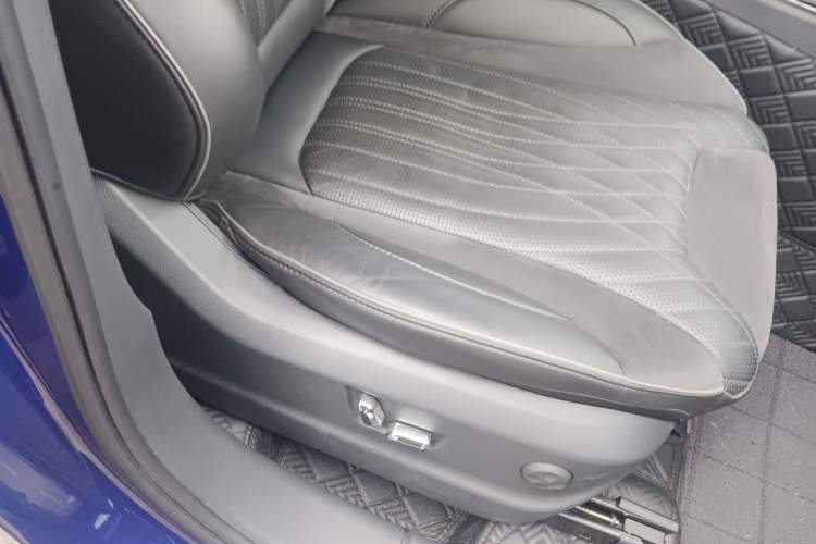 Used Hongqi HS5 2022 Revised Version 2.0T Smart Connect Flagship Edition