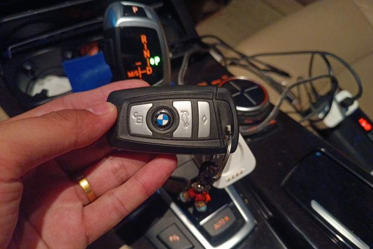 Used BMW 5 Series 2013 525Li Luxury Model