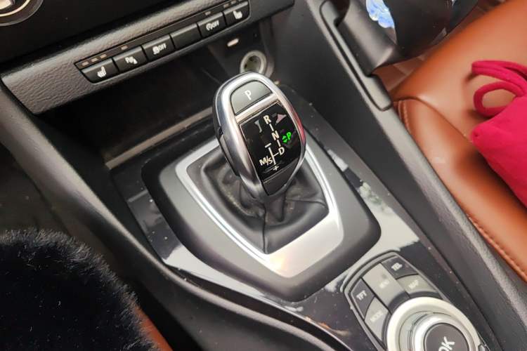 Used BMW X1 2015 sDrive18i Fashion Upgrade Edition Gear Lever