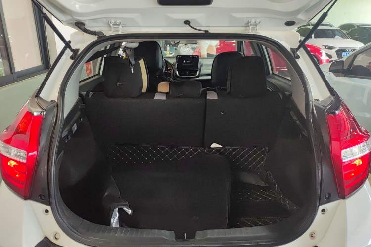 Used Toyota YARiS L Zhi Xuan 2022 1.5L CVT Leading PLUS Edition Trunk