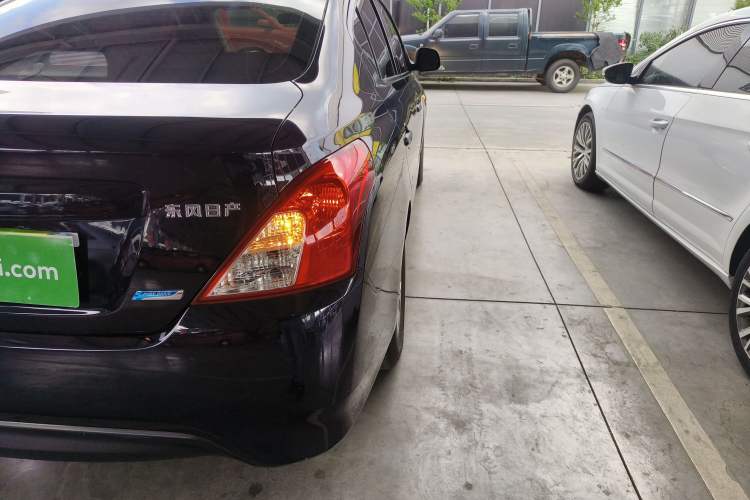 Used Nissan Sunny 2015 1.5XE Manual Comfort Edition Right Rear Taillight