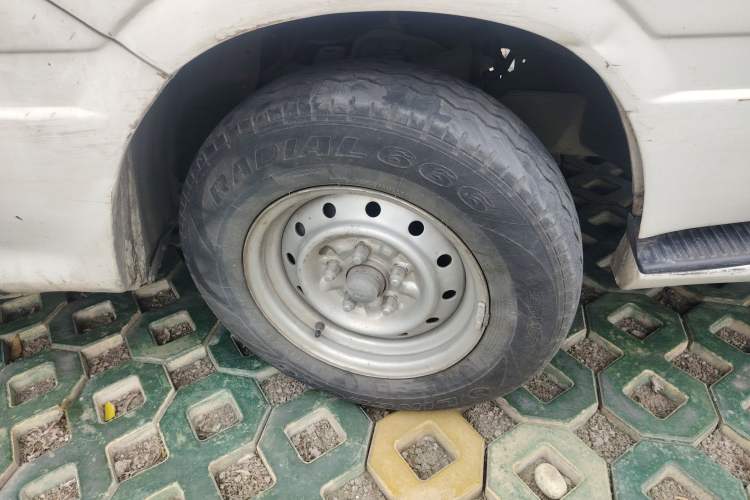 Used Foton Scenic 2014 2.0L Express Classic Long-Wheelbase Low-Roof 486EQV4
