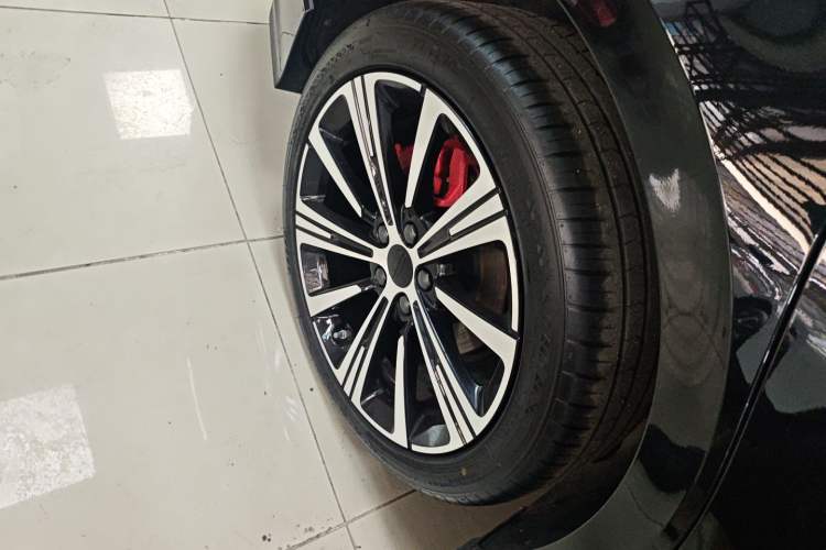 Used Geely Auto Preface 2025 Dongfang Yao 1.5TD Kunlun Edition Right Rear Wheel Hub