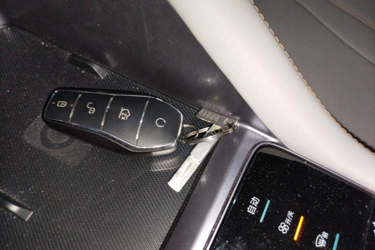 Used BYD Song PLUS New Energy 2023 Champion Edition EV 520KM Flagship Model Vehicle Key