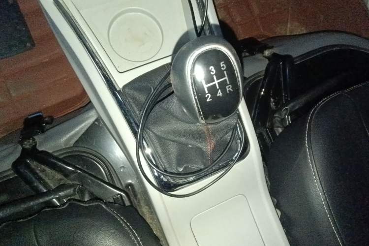 Used Jinbei New Hiace S 2021 1.5L Wealth Central Air-Conditioned Bus China VI Standard Model SWC15M
