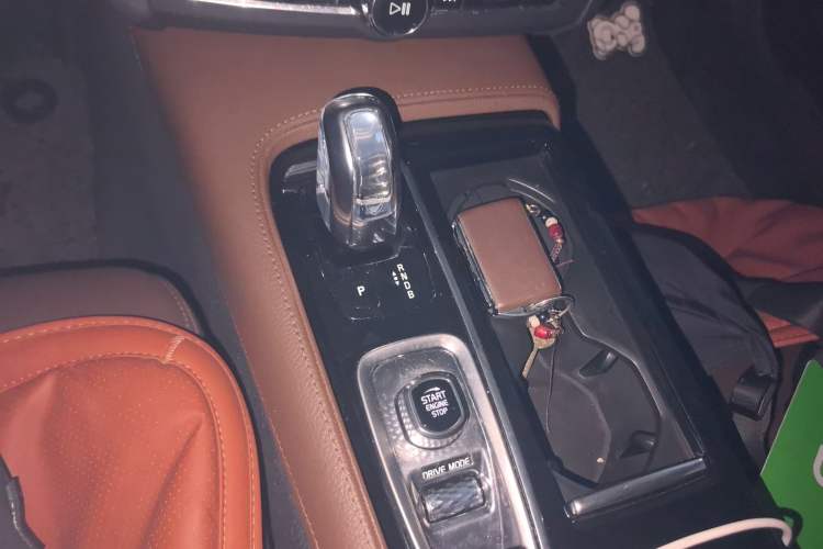 Used Volvo S90 New Energy 2019 T8 E-Drive Hybrid Intelligent Luxury Version China V Standard Gear Lever