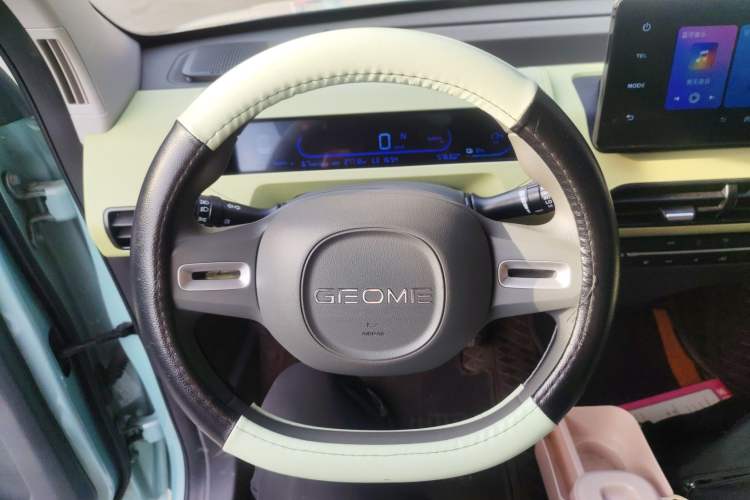 Used Geely Galaxy Panda 2024 Panda Mini 200km Endurance Bear Steering Wheel