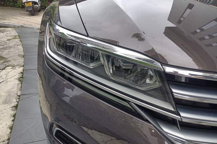 Used Volkswagen Phideon 2018 Revised Version 380TSI Two-Wheel Drive Business Edition
