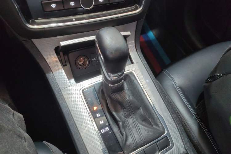 Used Roewe RX5 2020 20T Automatic 4G Connected Million Edition
