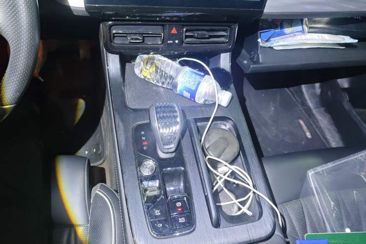 Used GAC Trumpchi GS8 2022 Dual-Engine Series 2.0TM Four-Wheel Drive Prestige Edition (6 Seats) Gear Lever