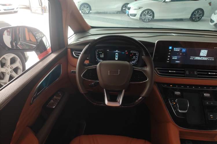 Used Bestune M9 2023 2.0T Ultimate Edition
