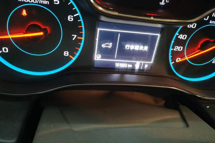 Used Chevrolet Cruze 2015 1.5L Automatic Fashion Navigation Edition Odometer Close Up