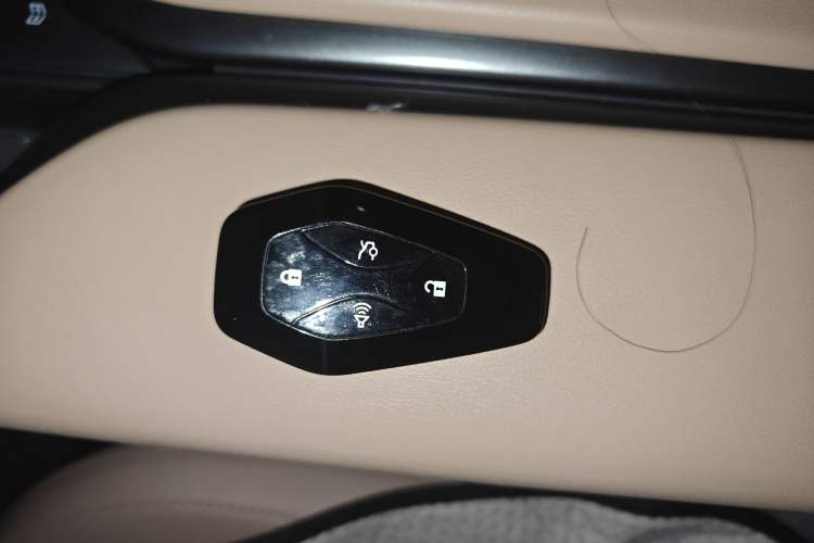 Used ARCFOX Alpha T5 2024 520 MAX