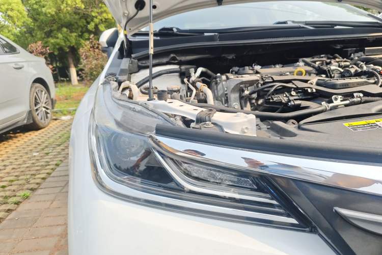 Used Toyota Allion 2021 2.0L Luxury Edition Right Front Headlight