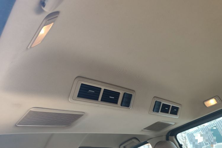 Used Jinbei Grace 2014 2.4L Standard Short-Wheelbase 7-Seater 4RB2
