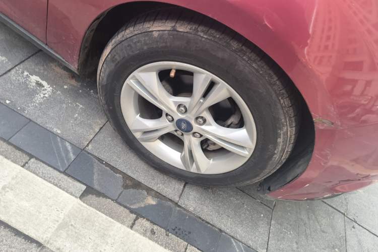 Used Ford Focus 2012 Hatchback 1.6L Manual Fashion Edition
