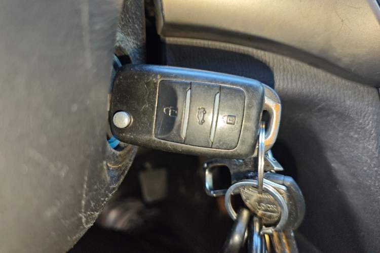 Used CHANGAN KAICHENG Oushang A600 2016 1.5L Manual Luxury 7-Seater Vehicle Key