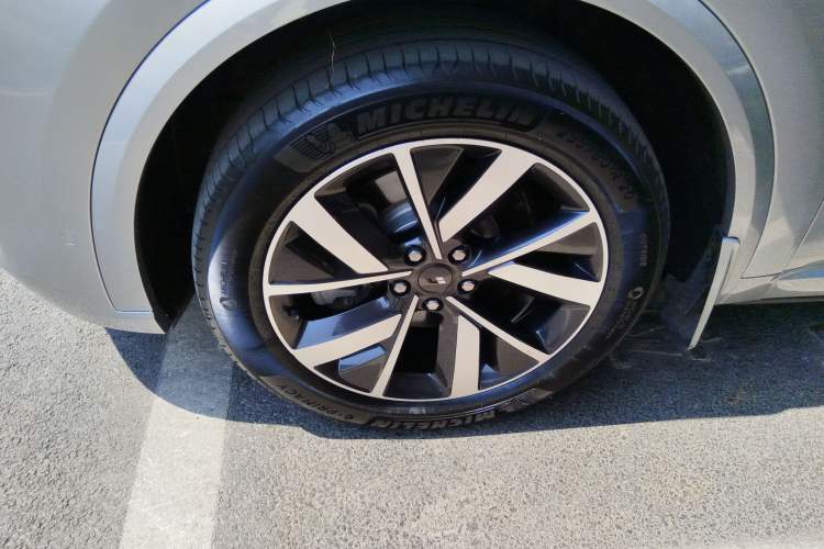 Used Li Auto L8 2023 Max model Left Front Wheel Hub