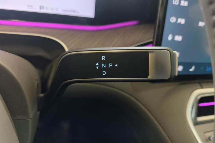 Used Denza N9 2025 Flagship Model Gear Lever