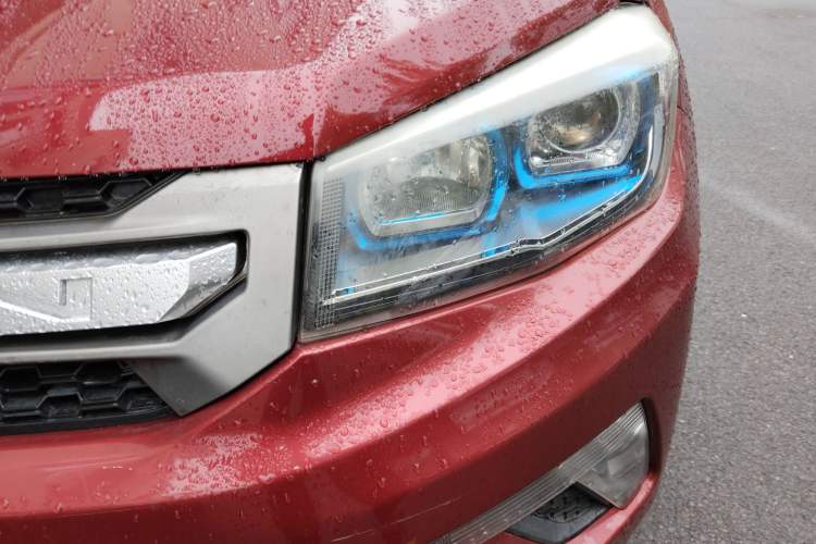 Used CHANGAN CS75 2014 1.8T Automatic Elite Model China IV Standard Left Front Headlight