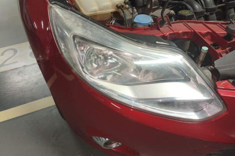 Used Ford Focus 2012 Sedan 1.6L Automatic Fashion Edition Right Front Headlight