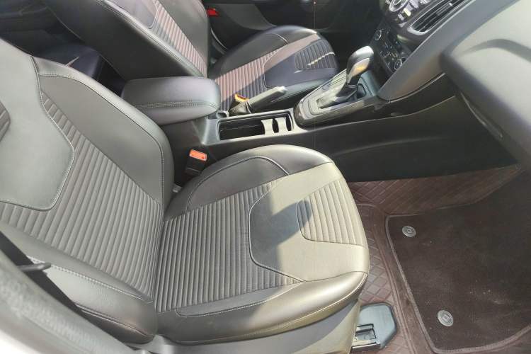 Used Ford Focus 2017 Sedan 1.6L Automatic Fashion Edition Smart Drive Version Right Front Seat