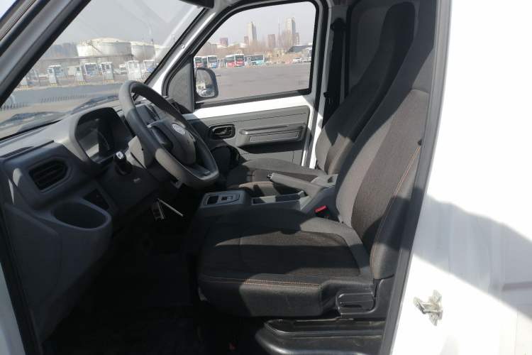 Used Karry Jiangtun E5 2024 268 km Range Open-Window 6-Seater Version
