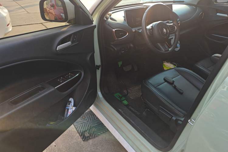 Used ORA White Cat 2022 Xiaoyue Mao Edition 401 km Flagship Model Lithium Ternary Driver Seat