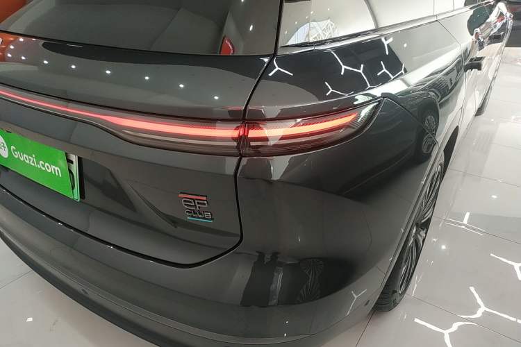 Used Nio ES8 2023 75 kWh Right Rear Taillight