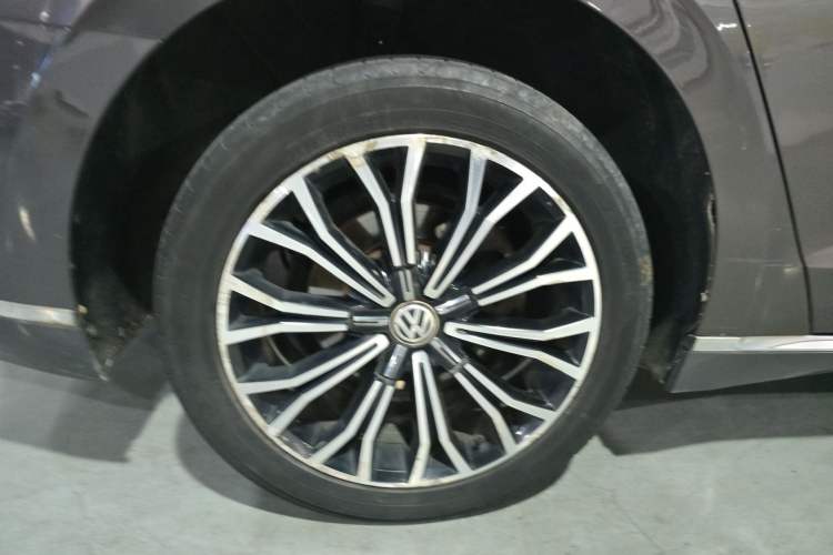 Used Volkswagen Phideon 2018 Revised Version 380TSI Two-Wheel Drive Business Edition