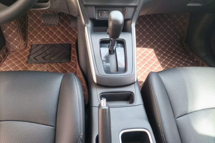 Used Nissan Sylphy 2021 Classic 1.6XE CVT Exclusive Edition Gear Lever