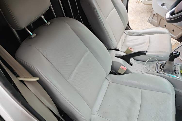 Used Jinbei Hiace X30 2016 1.3L Van Standard Edition DLCG12
