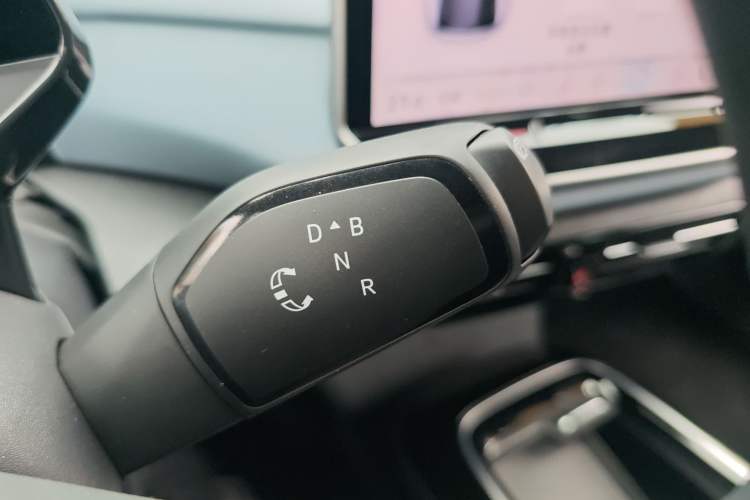 Used Volkswagen ID.4 X 2024 Pure & Smart Edition Gear Lever