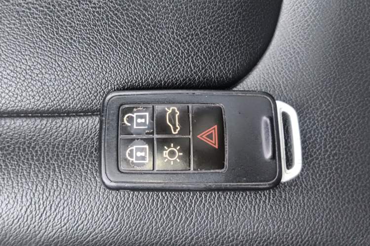 Used Volvo S60 2015 S60L 2.0T Zhiyuan Edition