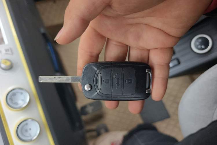 Used Wuling Hongguang MINIEV 2021 Macaron Premium Model – Lithium Iron Phosphate Vehicle Key