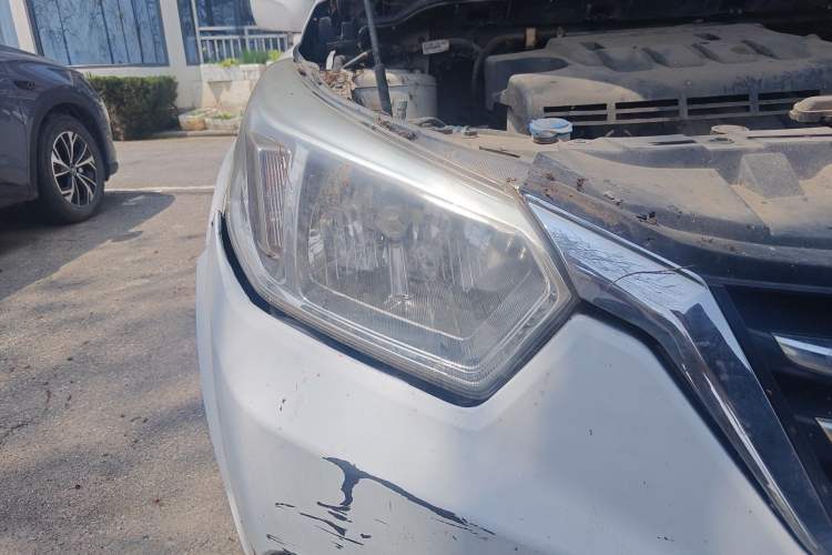 Used Venucia R50 2015 1.6L Automatic Fashion Edition
