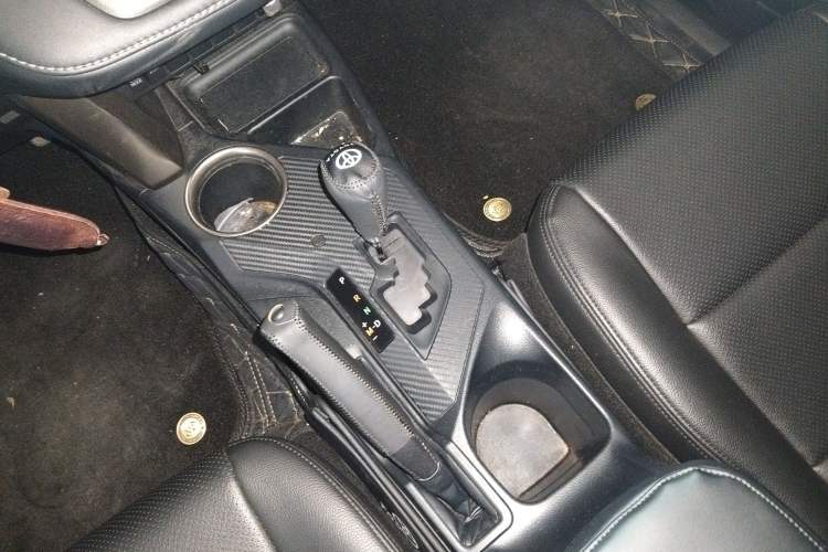 Used Toyota RAV4 2015 2.0L CVT Two-Wheel Drive Fashion Edition Gear Lever