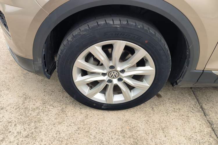 Used Volkswagen T-ROC 2018 230TSI DSG Two-Wheel Drive Advanced Version China V Standard
