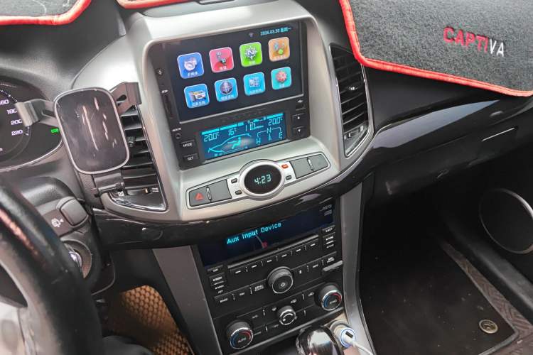 Used Chevrolet Captiva 2017 2.4L Two-Wheel Drive Luxury Edition 7 Seats Audio And AC Panel