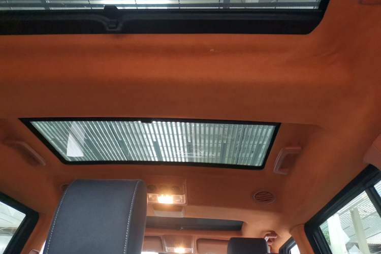 Used Land Rover Discovery 2016 3.0 SC Obsidian Black Heritage Edition HSE
