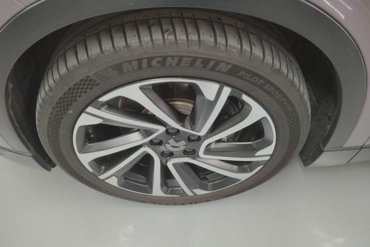 Used Nio EC6 2023 75 kWh Left Front Wheel Hub