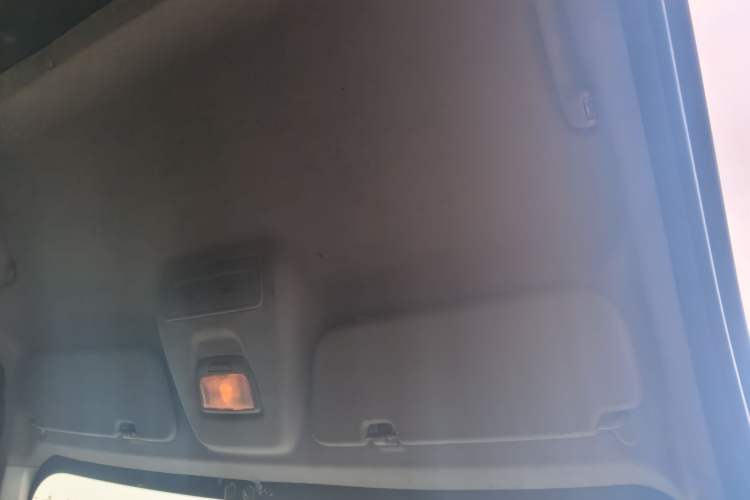 Used SAIC MAXUS EV30 2022 Pure Electric Smart Logistics Expert with Short Wheelbase Guoxuan