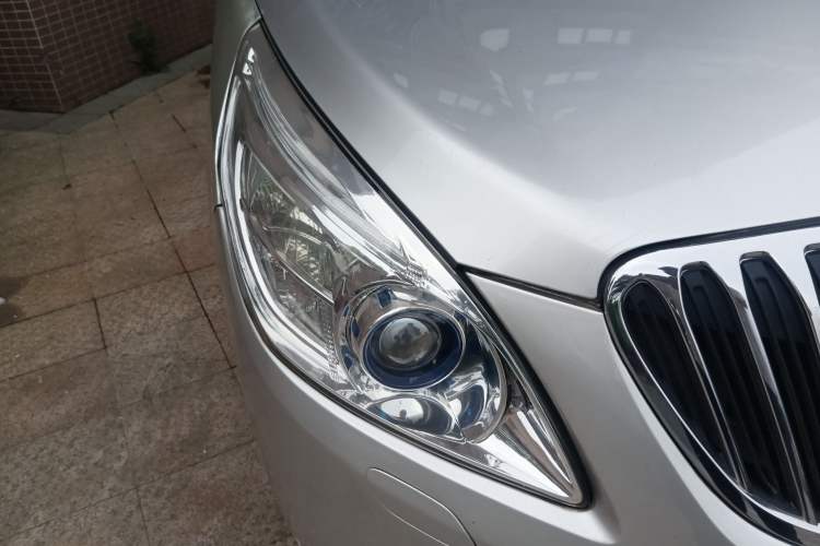 Used Buick GL8 2011 3.0L GT Luxury Business Haoya Edition Right Front Headlight