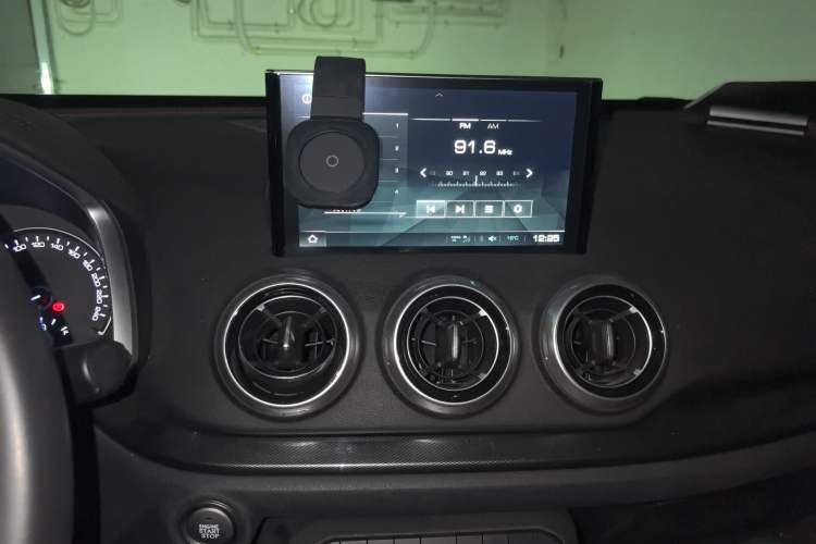 Used Wey VV5 2017 2.0T Ultra-Luxury Version Audio And AC Panel