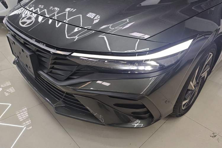 Used Hyundai Elantra 2023 1.5L CVT LUX Prestige Edition
