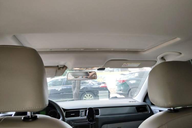 Used Skoda Rapid 2015 1.6L Automatic Smart Selection Model
