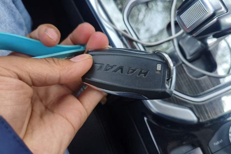 Used Haval H6 2017 Red Label 2.0T Automatic Two-Wheel Drive ZhiShang Model
