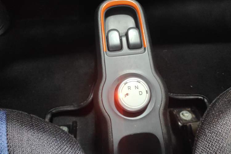 Used Baojun E100 2019 250KM Smart Drive Edition Gear Lever