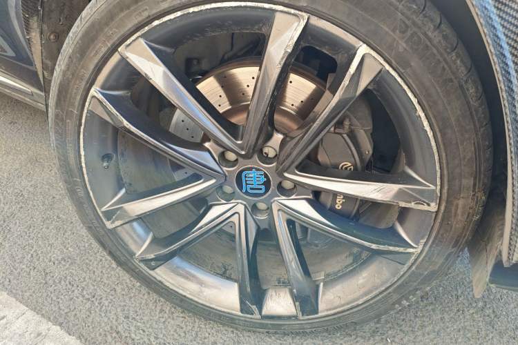 Used BYD Tang New Energy 2018 DM 2.0T All-Wheel Drive Smart Connectivity Luxury Model 7 Seats China V Emission Standard